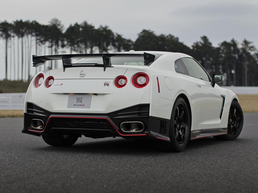  Nissan GT-R by Nismo 2014 года  (фото 9 из 46)